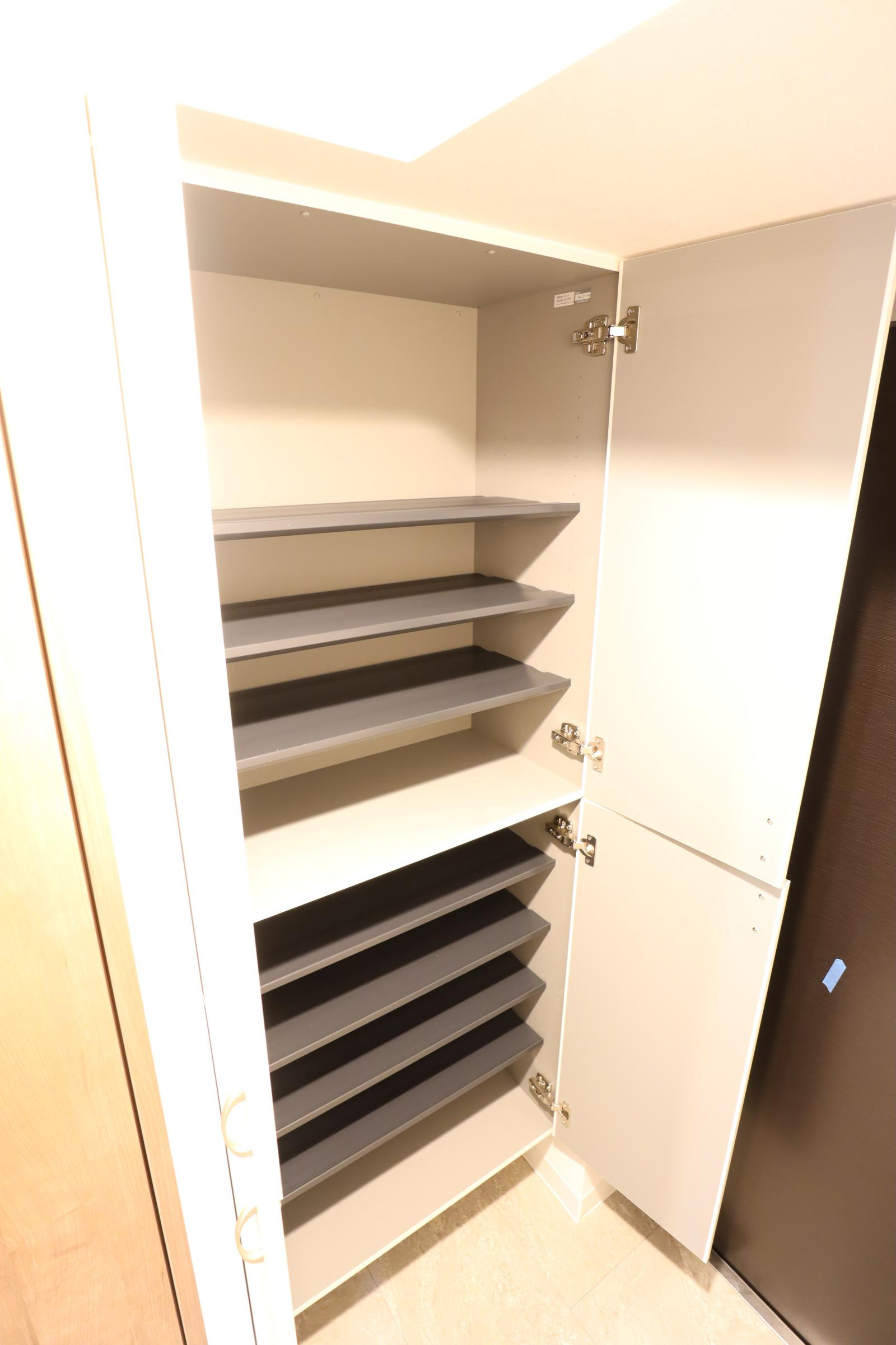 大阪市都島区都島北通２丁目の賃貸マンションの玄関