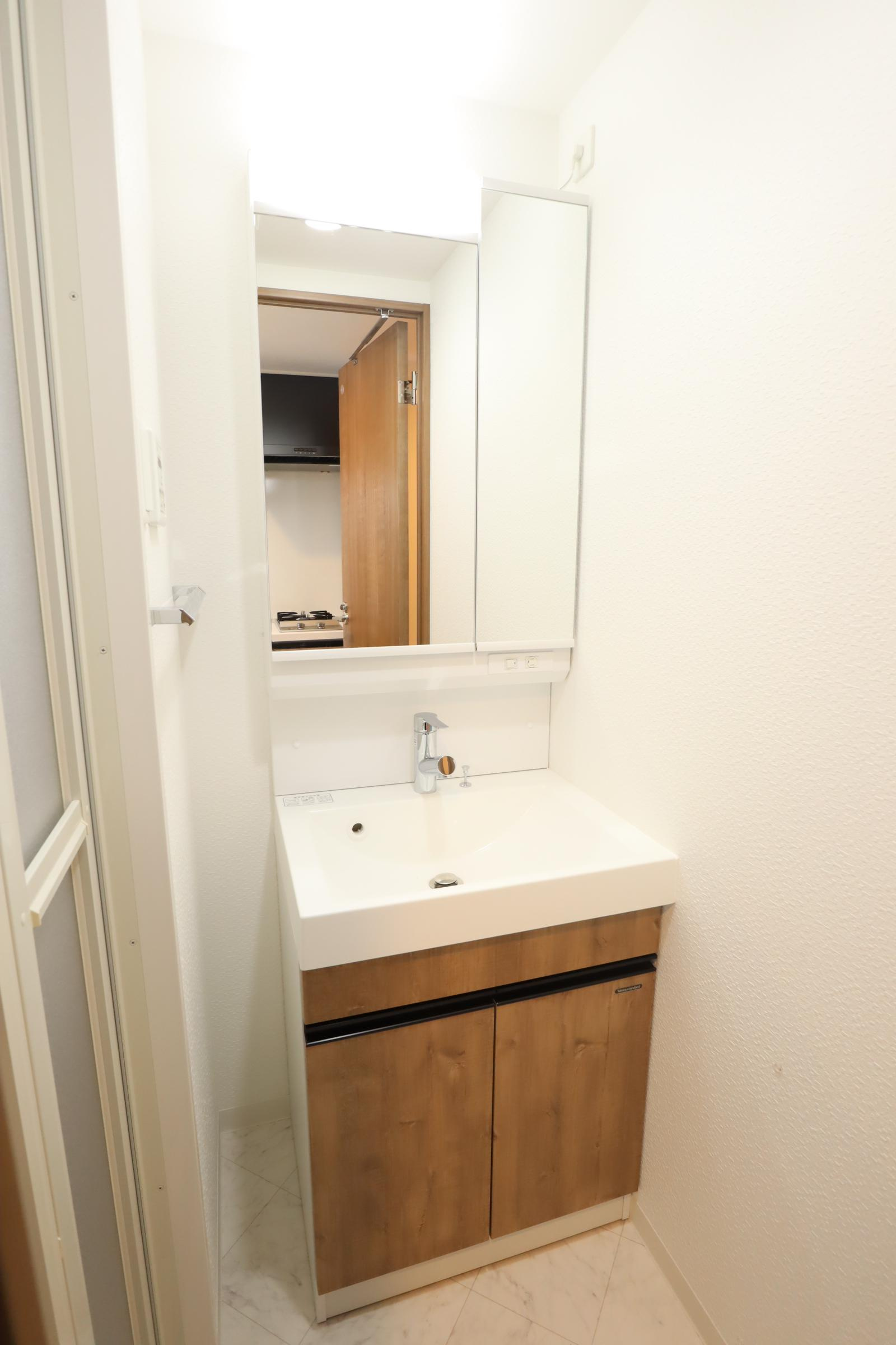 大阪市都島区都島北通２丁目の賃貸マンションの洗面所