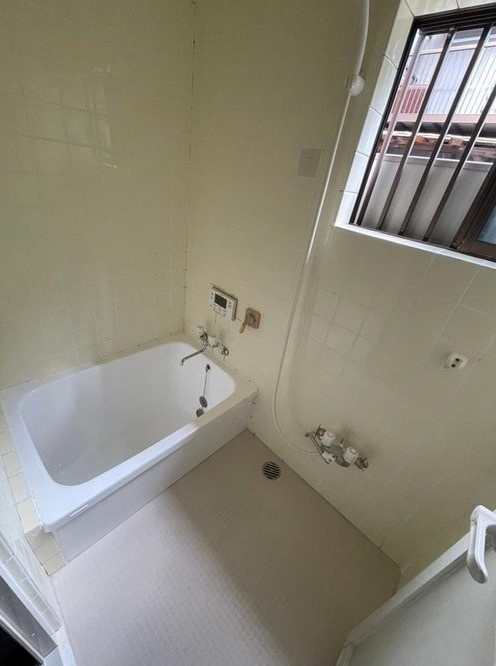 守口市八雲中町1丁目　戸建の浴室