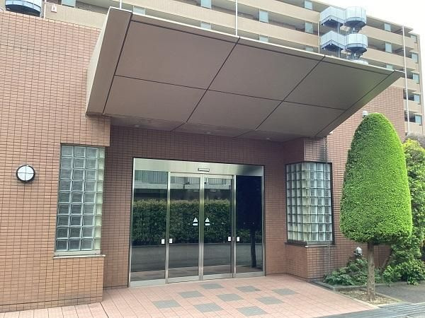 藤和ハイタウン大倉山のエントランス