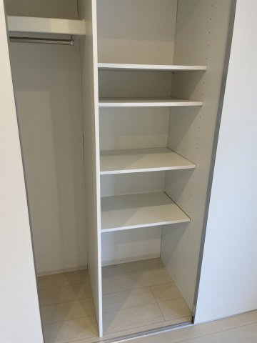 川崎市多摩区菅６丁目の賃貸マンションの収納