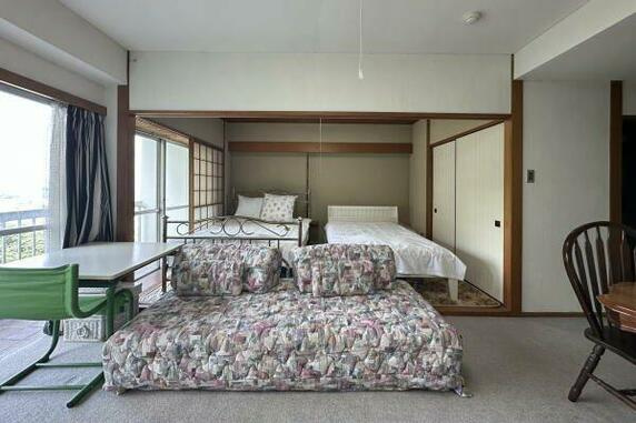 熱海ハイプラザの洋室