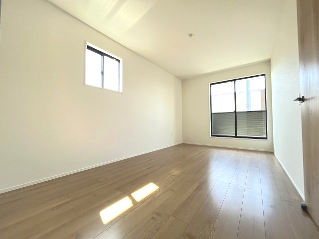 【寝室】 | 那珂川市片縄北5丁目2期　1号棟（全1棟）【仲介手数料無料・0円】 | 施工例。施工例は完成時と異なる場合があります。