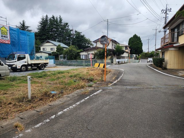 高崎市正観寺町売土地 1号地の前面道路含む現地写真