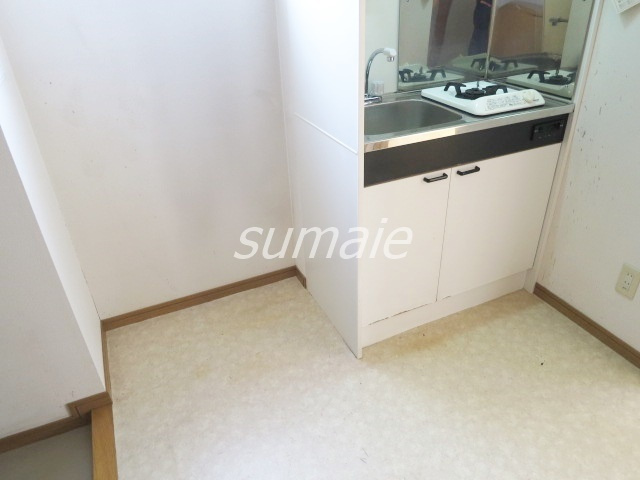 スカイプラザのキッチン|冷蔵庫置き場もあります♪