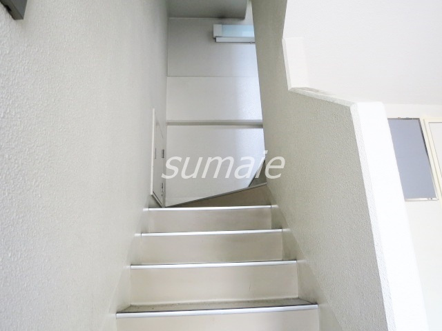 スカイプラザのその他共用部分|階段はこの様になっております！