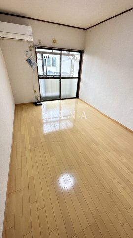 ミッレ・ミリアの洋室|同タイプ写真の為、現況優先。
他部屋参照