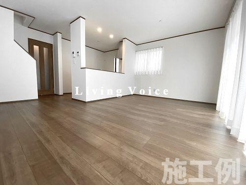 【居間・リビング】 | 【仲介手数料０円】海老名市東柏ケ谷5丁目　新築一戸建て | 海老名市東柏ケ谷5丁目　新築一戸建て