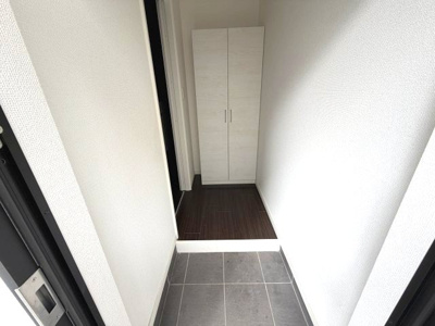 【玄関】 | maisonette park美園 | 落ち着いた玄関です