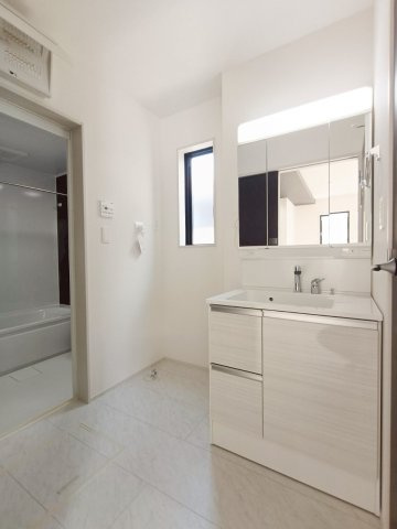 三郷市　彦成1丁目　新築戸建　全2棟　の洗面所|施工例です