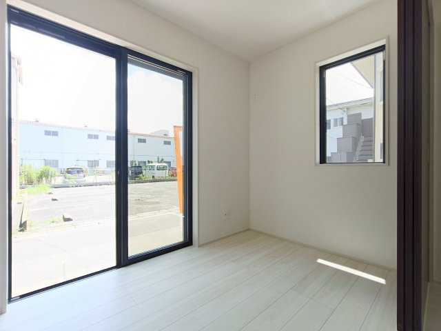 三郷市　彦成1丁目　新築戸建　全2棟　の洋室|施工例です