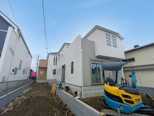 三郷市　彦成1丁目　新築戸建　全2棟　の前面道路含む現地写真|前面道路含む現地写真です