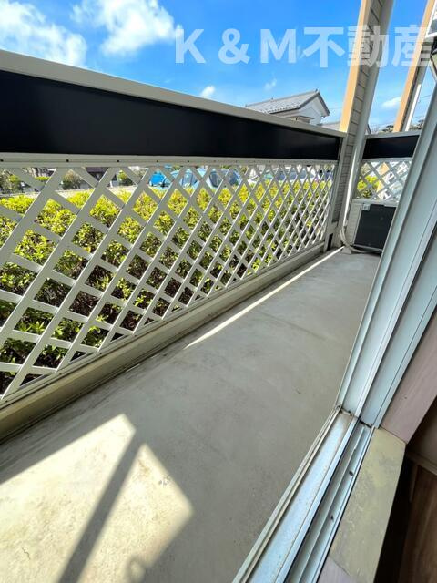 ＧＯＬＤ　ＦＩＥＬＤⅠのバルコニー|外からの目が気にならないバルコニーで洗濯物が干せます