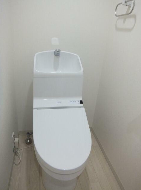 練馬区貫井３丁目の賃貸マンションのトイレ