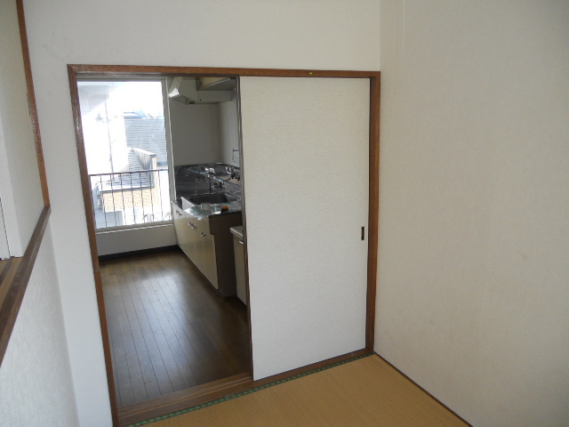 ノースパレスⅡの居間・リビング