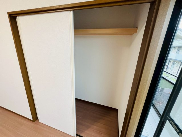 小山市花垣町　リフォーム物件の収納|〇収納〇
来客用の座布団や季節家電をしまっておくことができます。
2025年10月撮影