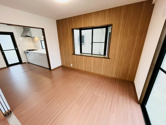 小山市花垣町　リフォーム物件の居間・リビング|〇リビング〇
落ち着きのある木目調のリビング♪
2025年10月撮影