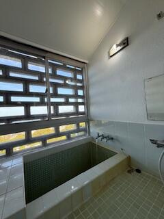 中台工業伊東マンション本館の浴室