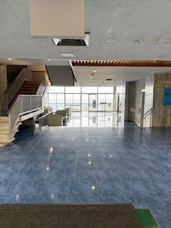 中台工業伊東マンション本館のエントランス