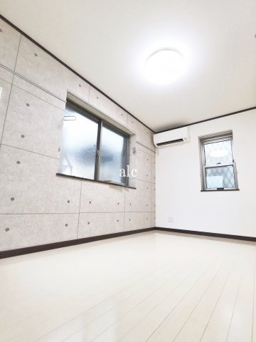 北区豊島２丁目のアパートの居間・リビング