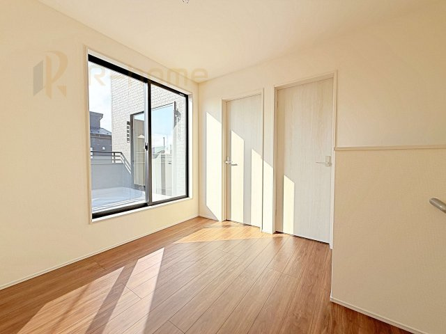 ひたちなか市稲田10期　新築戸建て　4号棟のその他|バルコニーへはホールと主寝室から出入り可能！居室を通らなくても洗濯物やお布団が干せます♪