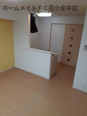 【居間・リビング】 | ゼファーコート | 居間です