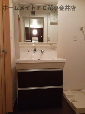 【洗面所】 | ゼファーコート | 脱衣スペースもあります