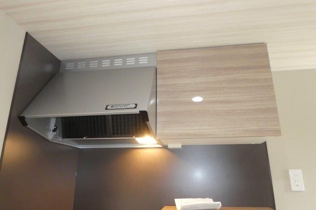 Ｃｅｒｉｓｉｅｒのキッチン|上部収納・換気扇