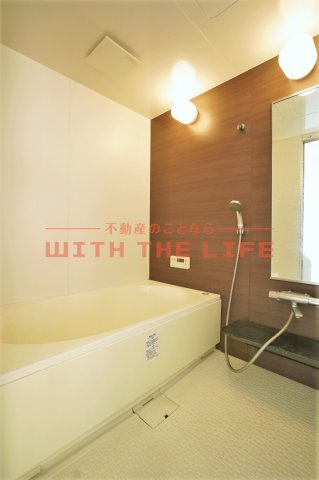 ＲＥＧＡＬＯ　ＬＯＰＨＯＳ（レガロロポス）【キャッシュバック対象物件】の浴室|ゆったり過ごせるお風呂です