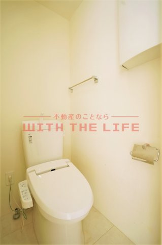 ＲＥＧＡＬＯ　ＬＯＰＨＯＳ（レガロロポス）【キャッシュバック対象物件】のトイレ|落ち着いたトイレです