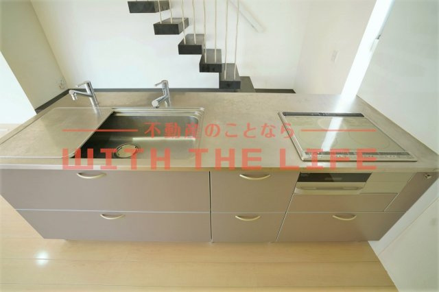 ＲＥＧＡＬＯ　ＬＯＰＨＯＳ（レガロロポス）【キャッシュバック対象物件】のキッチン|コンパクトなキッチンで掃除もラクラク