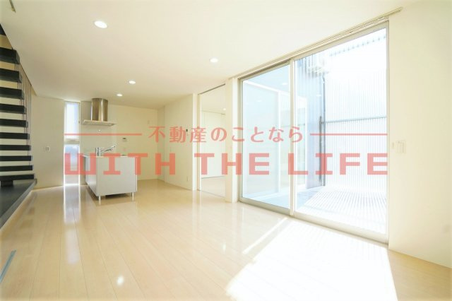 ＲＥＧＡＬＯ　ＬＯＰＨＯＳ（レガロロポス）【キャッシュバック対象物件】の居間・リビング|おしゃれな居間です