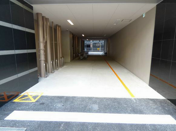 【駐車場】プレサンスタワー難波WEST