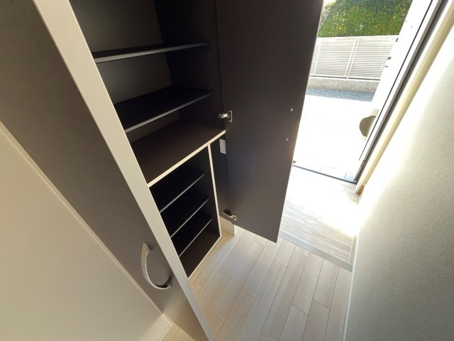 仮）取手市上高井３７９番新築アパートの玄関