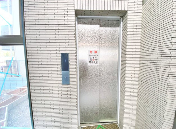 カーサヴェルデ東小橋のロビー