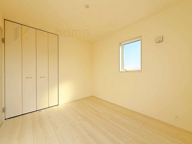 ひたちなか市稲田10期　新築戸建て　6号棟の洋室|どんな部屋家具も合わせやすいシンプルな洋室！
たっぷりの日差しと心地よい風が舞い込む住まい♪