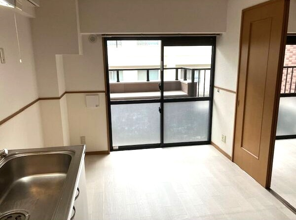 ＩＤＡＫＡＤＡＩ　ＢＬＧの居間・リビング