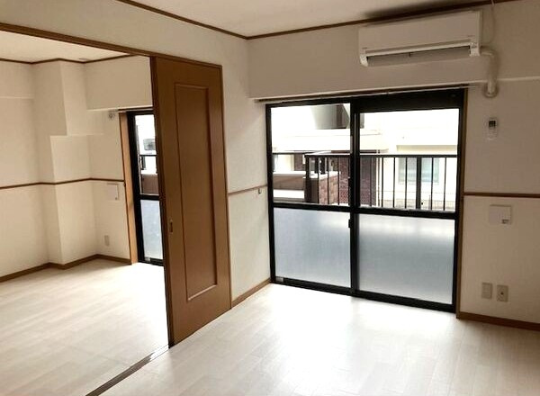 ＩＤＡＫＡＤＡＩ　ＢＬＧの居間・リビング