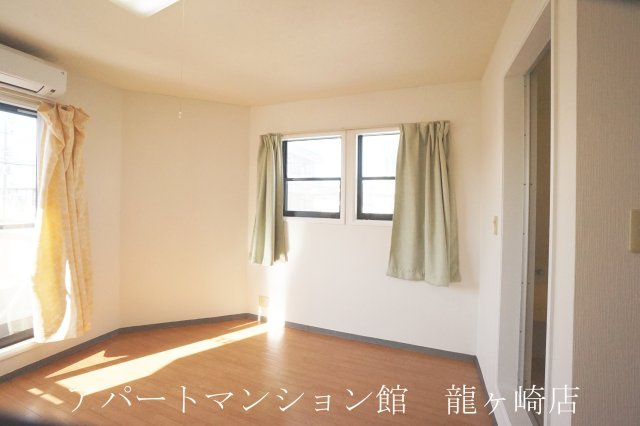 アークヒル佐貫の居間・リビング