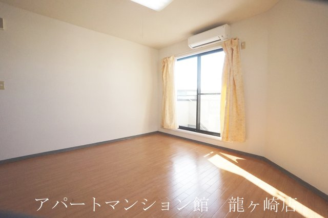 アークヒル佐貫の居間・リビング