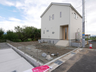 【外観】 | 飽きの来ないシンプルな外観です。建物完成済み　ご見学随時受付中