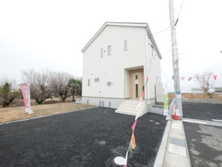 【外観】 | 広い駐車場があり駐車も楽々。