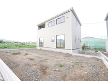 甲斐市篠原 オール電化新築 全3棟 3号棟 車並列2台×2列の画像