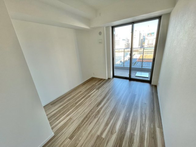 使い勝手のいい洋室です