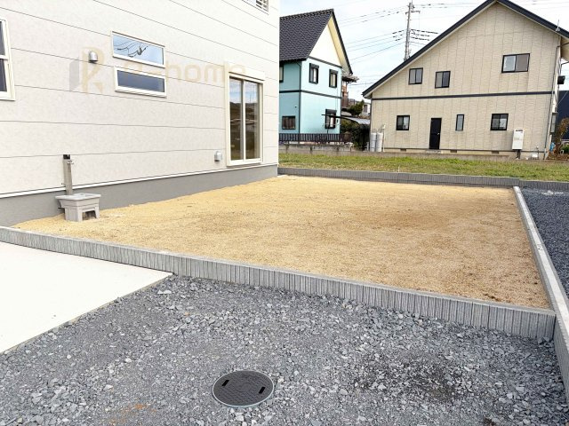 ひたちなか市稲田10期　新築戸建て　7号棟の庭|広々とした日当たりの良いお庭！立水栓付きで洗車や水やりもラクラク♪