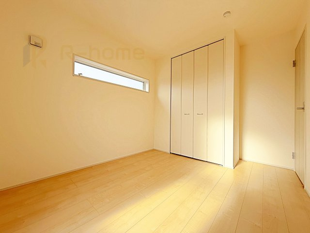 ひたちなか市稲田10期　新築戸建て　7号棟の洋室|どんな部屋家具も合わせやすいシンプルな洋室！
たっぷりの日差しと心地よい風が舞い込む住まい♪