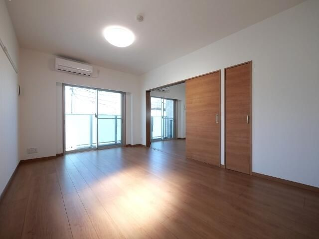 アーバンパーク六町の居間・リビング