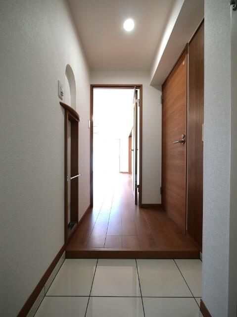 アーバンパーク六町の玄関