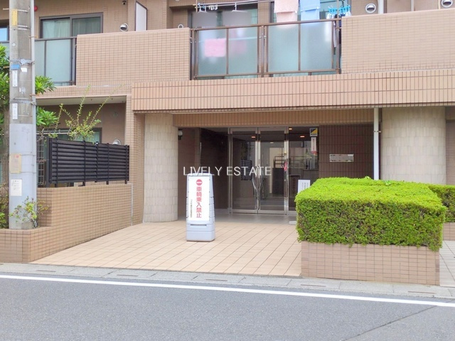 コスモ越谷北のエントランス