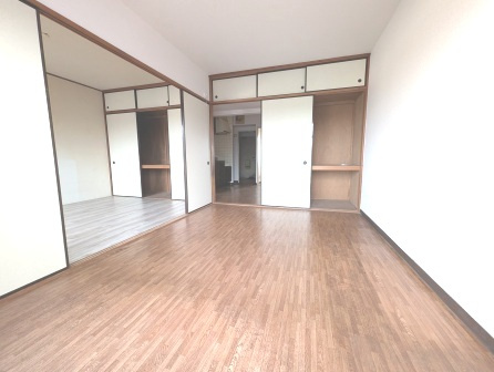 上尾市愛宕２丁目の賃貸マンションの居間・リビング